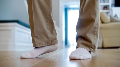 Dr. Scholl's Men's Diabetes & Circulator Socks - 4 & 6 Pair Packs - Non-binding Moisture Management