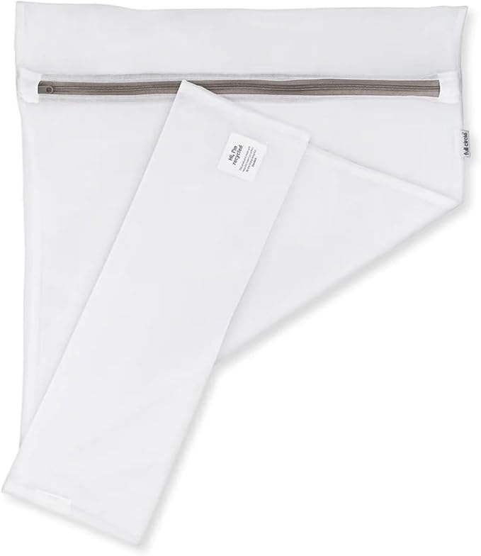 Full Circle Home Full Circle Loads of Fun Recycled Mesh Laundry Zipper, Set of 4 â Reusable Garment Washing Machines â Large Clothes Small Delicates/Lingerie Bags, White 4 Count