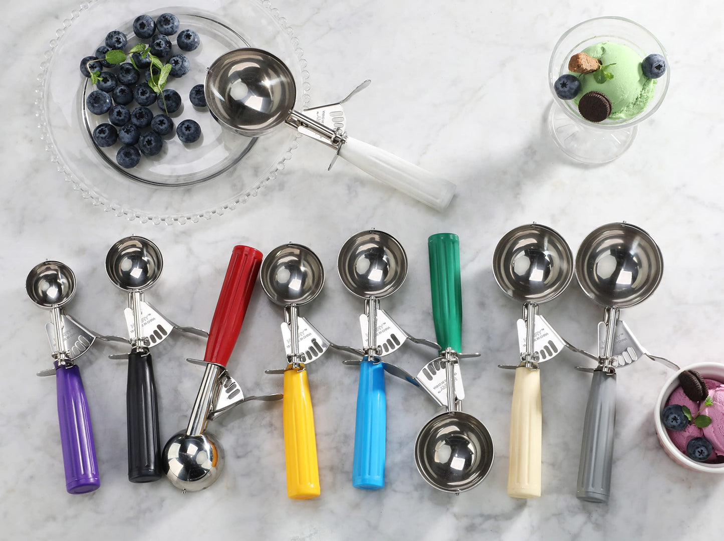 New Star Foodservice 34745 Commercial-Grade Thumb Press Food Disher/Ice Cream Scoop, 18/8 Stainless Steel, 4.67 oz, Size 6, White