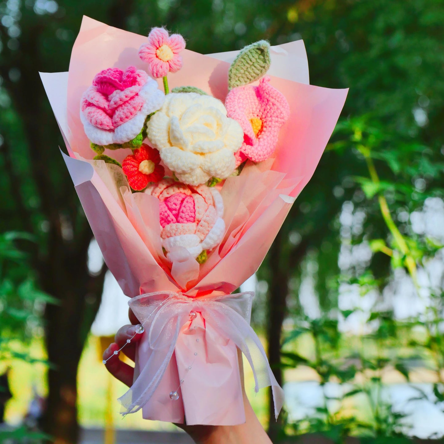 MengxFly Crochet Flower Bouquet Pink Rose, Handmade Crochet Flowers Knitted Bouquet for Birthday, Wedding, Anniversary, Graduation Gift for Her, Girlfriend, Wife, Women (Pink)