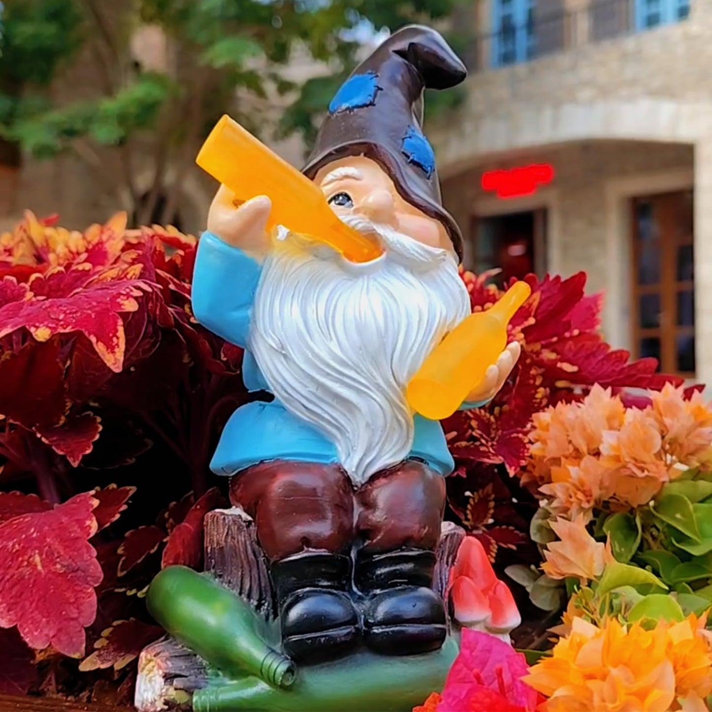 DKJOCKY Gifts for Men,Funny Garden Gnomes Outdoor Decorations for Yard, Solar Drunk Gnomes Drinking Beer, Unique Birthday Gifts for Women, Presents for Mom
