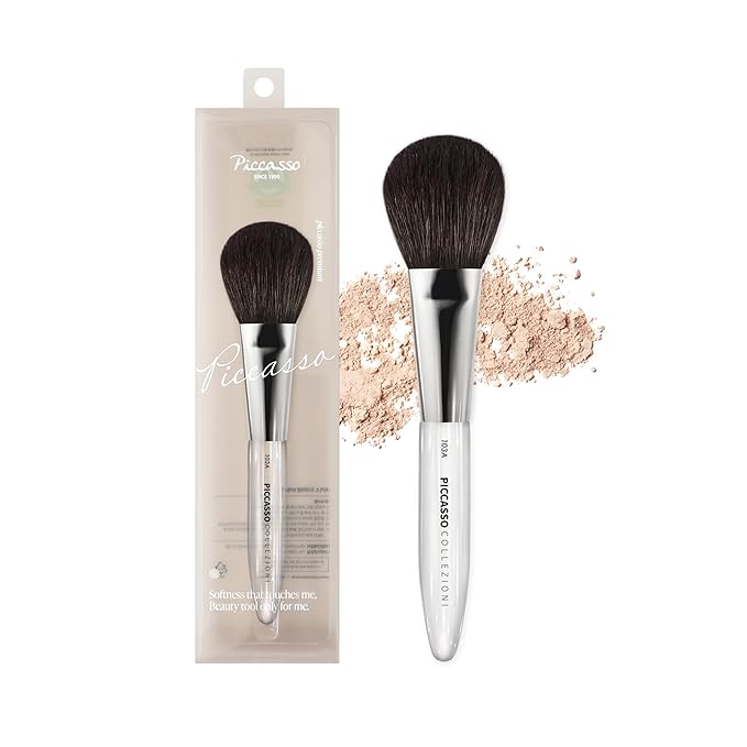 Piccasso COLLEZIONI 103A Powder Brush â Soft Makeup Brush for Face, Fluffy Blush and Setting Tool with Goat Hair Blend, Ideal for Powder Application, Shading, and Natural Finish, Professional Korean