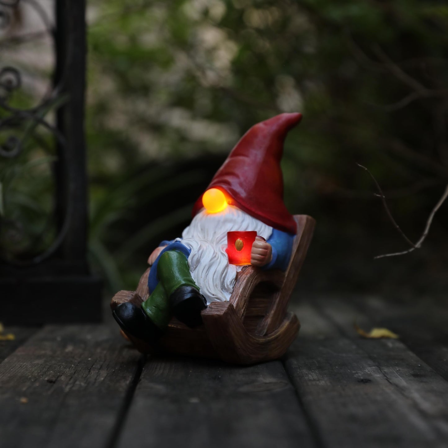 Solar Garden Gnomes Outdoor Statue with Solar Lights,7.1â Figurine Lights Solar Garden Yard Decorations Outdoor Decorations for Patio,Yard,Lawn Ornamentï¼Mom Gift Unique Housewarming Gifts