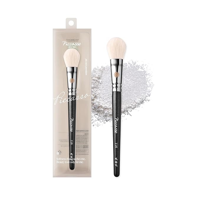 Piccasso 116 Highlighter Brush â Soft Goat Hair Makeup Brush for Face, Ideal for Highlighting Cheekbones, Nose, and Jawline, Fluffy Blush Brush for Natural Glow, Professional Korean Beauty