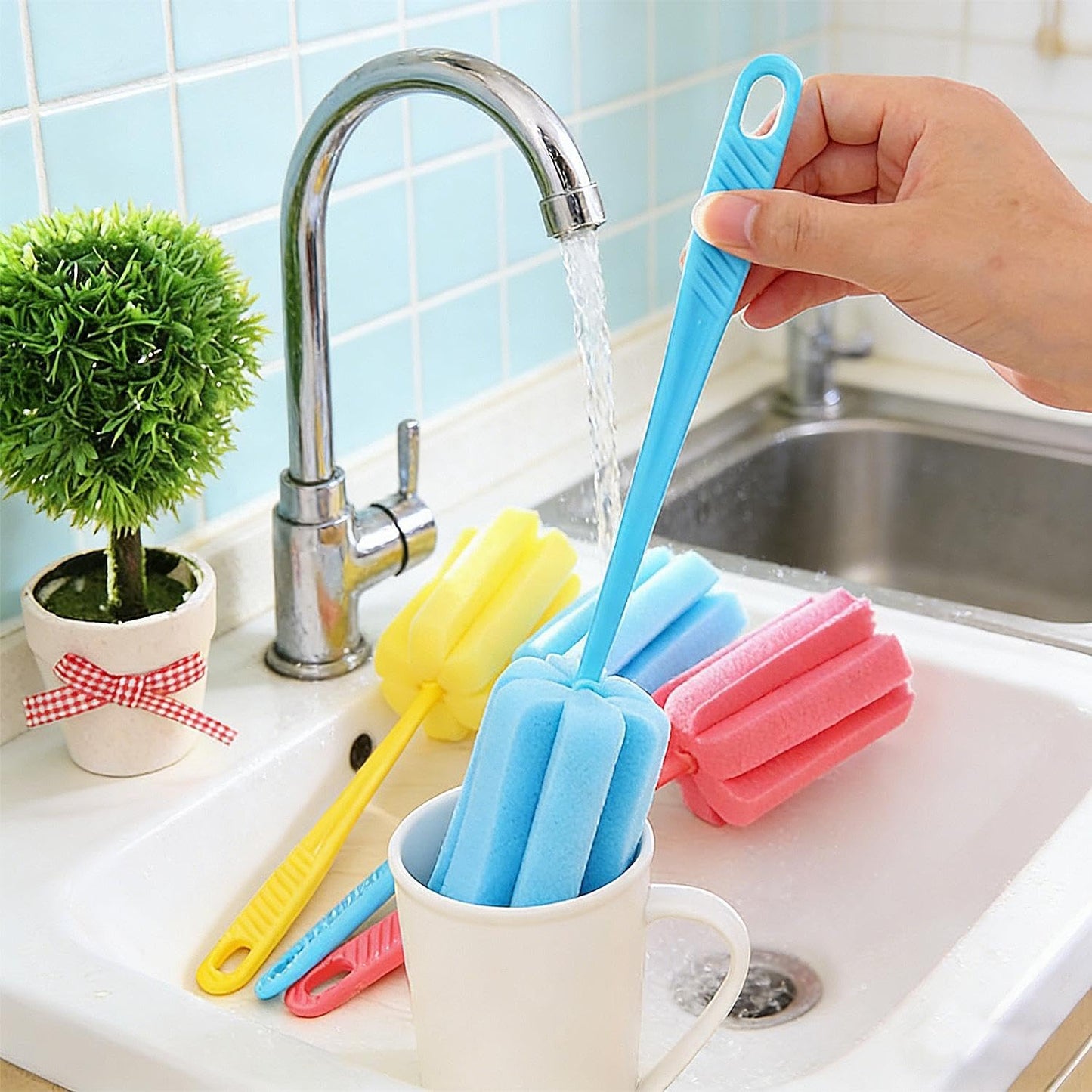 1Pcs Dishwashing Foam Sponge Brush with Long Handle for Wine Glasses, Coffee Mugs, Water Bottles, Pots, Cups, Soft Scrubber for Kitchen Cleaning (Random Color, 20x5x5cm)