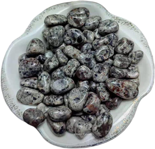 Erliway 100g Natural Flame Yooperlite Stone Crystal Chips, 7-9mm Tumbled Chips Crushed Crystal Stone, Polished Crystal Chip for Fish Tank, Healing Tumbled Chip for Reiki Jewelry Making Home Décor