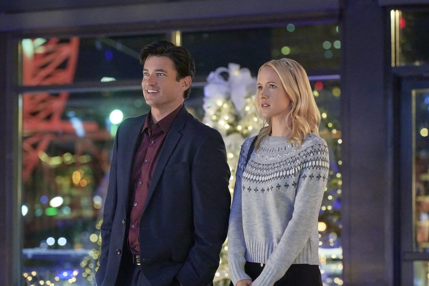 Holiday Countdown to Christmas 9-Movie Collection (Never Been Chris’d, A Nashville Christmas Carol, A Timeless Christmas, Chateau Christmas and more)