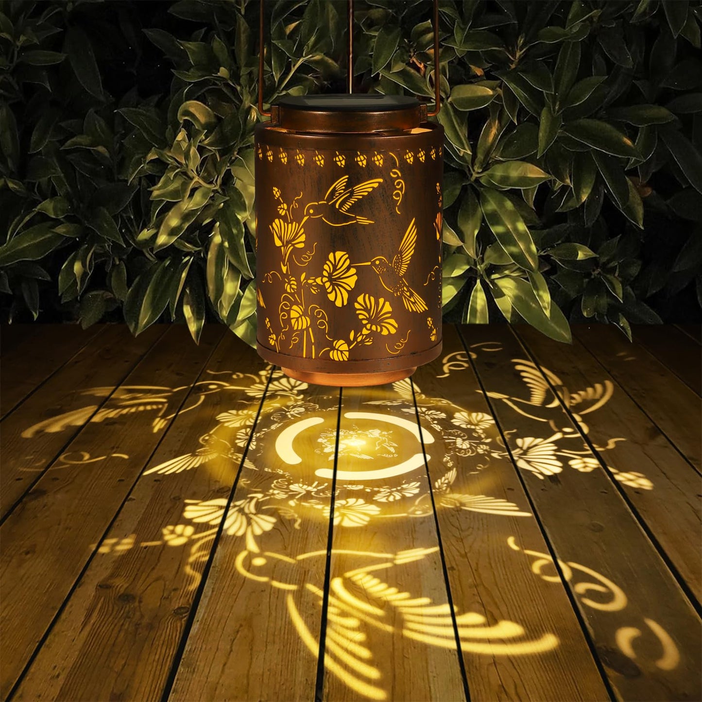 Solar Lanterns Outdoor Waterproof Garden Decor Gifts for Women Mon Grandma Metal Hanging Solar Lights Decoration for Outside LED Lanterns for Yard Patio Lawn Pathway（Hummingbirds）