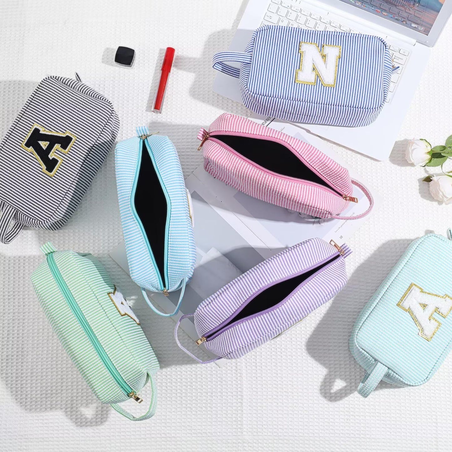 YOOLIFE Initial Makeup Bag - Personalized Monogram Cute Green Makeup Bag Cosmetic Travel Toiletry Pouch Make Up Case for Women Mom Best Friend Bridesmaid Sister Teacher, Birthday Gifts for Women Her H