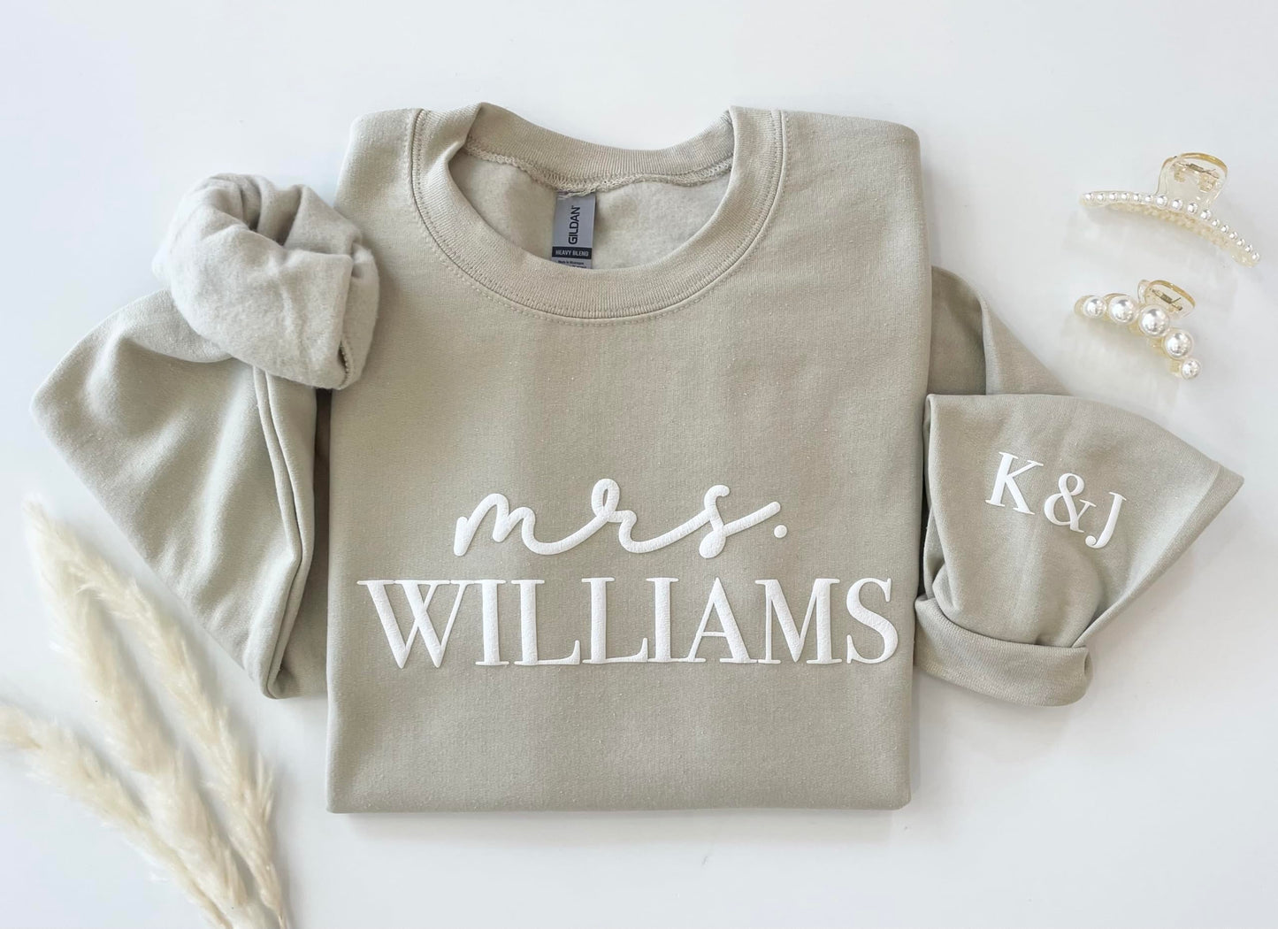Up2ournecksinfabric - Bride Sweatshirt - Mrs Sweater - Honeymoon Outfit - Wedding Gift - Bride Crewneck - Miss to Mrs