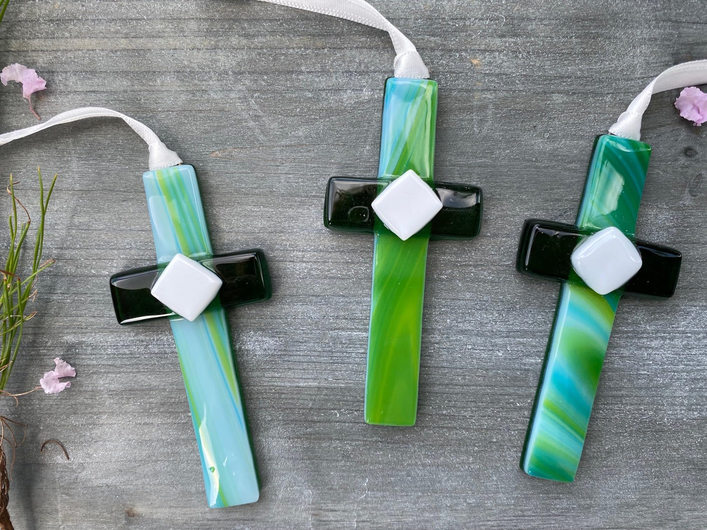 The Grandparent Gift Co. Religious Gift for Friend - Handmade in USA Glass Cross with Sentiment - Your Friendship is A Blessing - Celebrating Friendship - Christian Gift for Friend